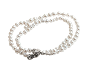 Elegant pearl necklace featuring a silver clasp, showcasing timeless beauty and sophistication, perfect for formal occasions or everyday elegance