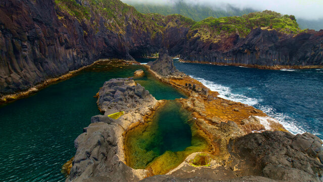 Piscine naturelle de Simao Dias, &icirc;le de Sao Jorge dans les &icirc;les des A&ccedil;ores