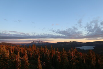 Obraz premium sunset in the mountains