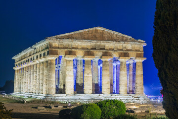 Obraz premium Templi di Paestum: il tempio di Nettuno, Atena e Hera Basilica e Tempio di Cerere