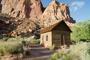 deserted house, old house in the desert, house and rocks, home in the desert
