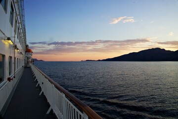 Obraz premium Blick von Panoramadeck auf Kreuzfahrtschiff