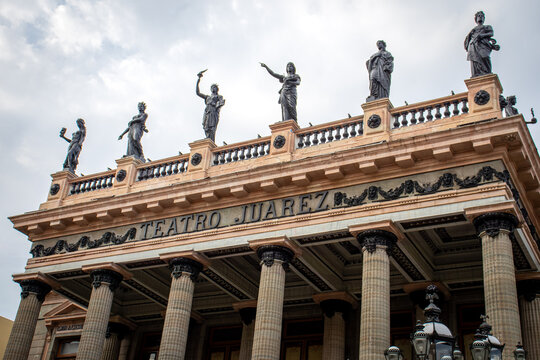 Hermosa fotograf&iacute;a del Teatro Ju&aacute;rez ubicado en la ciudad de Guanajuato, M&eacute;xico.