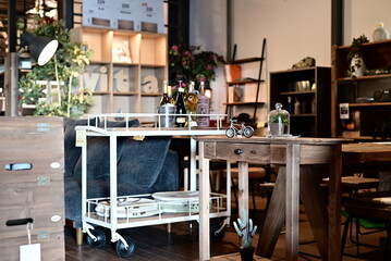 ビンテージ雰囲気のインテリアショップの店内