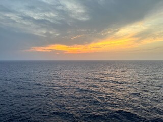 Obraz premium sunrise over the sea