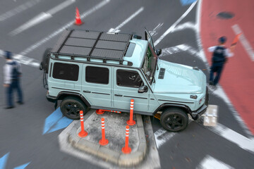 自損事故を起こした車の撤去作業