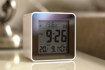 Table electronic clock