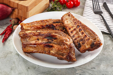 Grilled pork ribs with spices