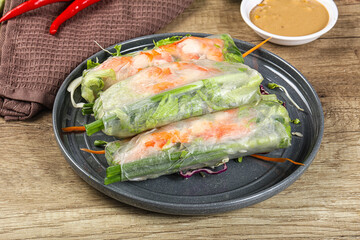 Vietnamese spring roll with prawn and salad
