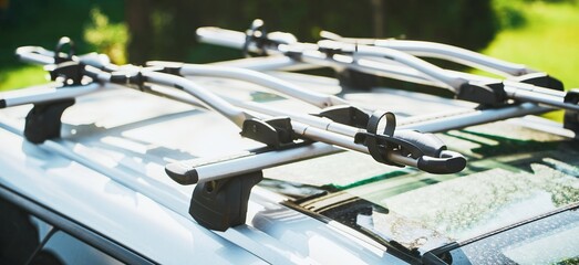 Bike racks installed on car roof © AlexGo
