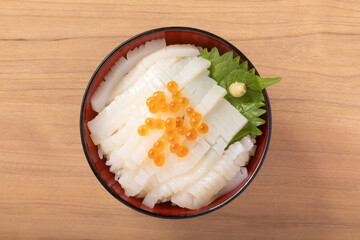 海鮮丼（いか　イクラ）
