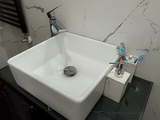 Bathroom sink