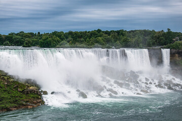 Fototapeta premium Niagara Falls view on broad side in Canada
