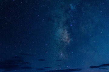 Cielo estrellado y vía lactea desde el desierto del Sahara