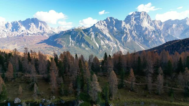 Croda da Lago - Lago Federa - Dolomites - Autumn - S&uuml;dtirol - Reflection