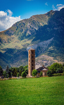 Ta&uuml;ll, Alta Ribagor&ccedil;a, Catalonia, Spain. Church of Sant Climent de Ta&uuml;ll in Vall de Bo&iacute;.