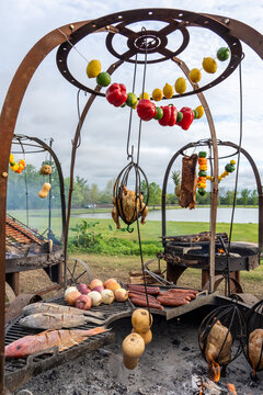 Food being cooked on an open fire grill 