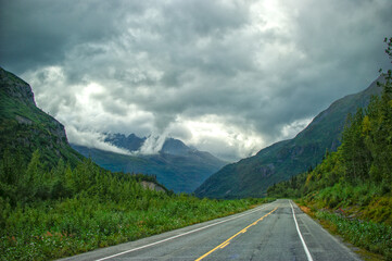 Fototapeta premium Road with Mountains
