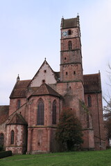 Obraz premium Blick auf Kloster Alpirsbach im Zentrum der Stadt Alpirsbach im Schwarzwald