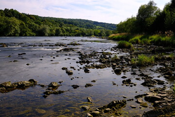 Widok po wewnętrznym zakolu rzeki