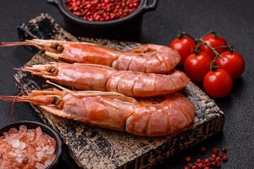 Boiled tiger prawns with salt, spices, herbs and vegetables