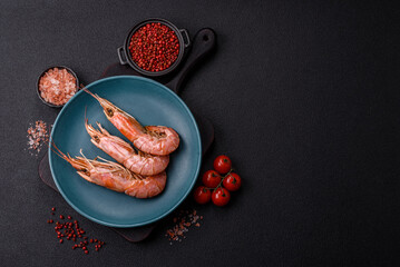 Boiled tiger prawns with salt, spices, herbs and vegetables
