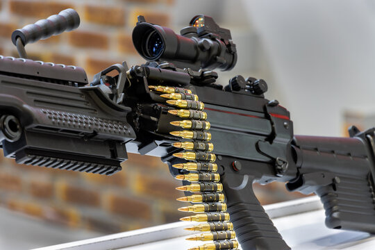 Machine gun rifle and bullet cartridge