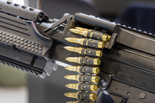 Machine gun rifle and bullet cartridge