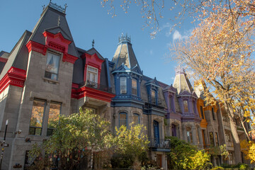 Maison color&eacute;e du plateau de Mont-Royal &agrave; Montreal au Quebec