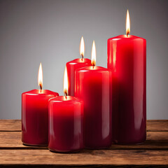 Conjunto de velas nuevas encendidas y con llama de fuego