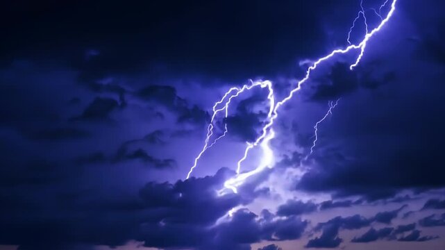 幻想の雷光 - 夜を照らす青と紫の幻想的なエネルギーが舞う雷エフェクト。
真夜中の空と大地を明るく照らす、無数の雷が走ります。雷の迫力と神秘性が共存する幻想的な演出です。SF作品やファンタジー作品にぴったりの映像素材です。壮大なエネルギーの流れを感じさせる、印象的でインパクトのあるシーンをお楽しみください。