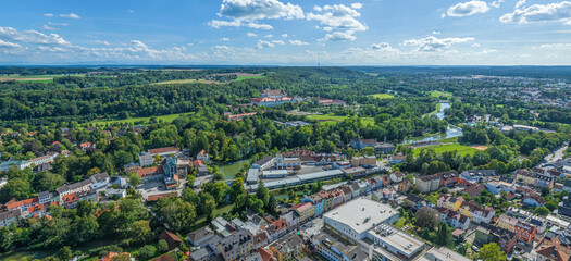 Die oberbayerische Stadt Fürstenfeldbruck an der Amper im Luftbild