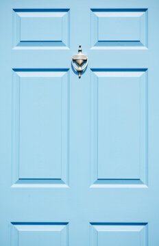 USA, New Jersey, Mendham, Blue front door with brass door knocker
