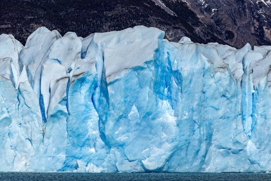 Argentina, Santa Cruz, El Calafate, Perito Moreno glacier ice formations