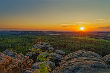 Sonnenuntergang im Elbsandsteingebirge