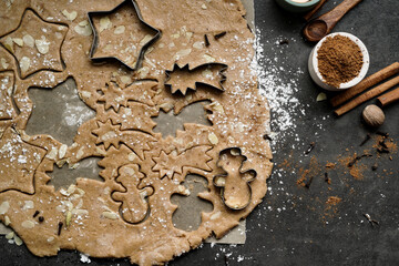 Weihnachtskekse backen - Spekulatius Teig aus Dinkel- und Mandelmehl und selbstgemachter Gewürzmischung 