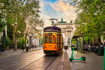 Naklejka premium Tram at sunrise