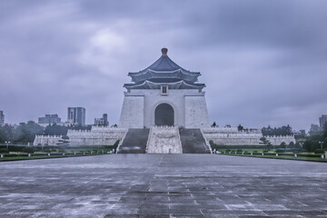 Obraz premium Famous Taipei Landmark as Seen on Overcast Day