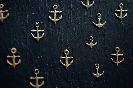 Fond bleu marine fonc&eacute; avec petites ancres blanches pour un style nautique..