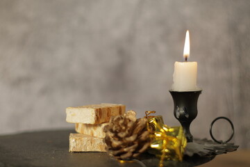 navidad vela blanca candelabro  turron diciembre 