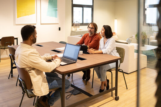 Collaborative brainstorming in a modern coworking space