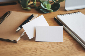 오피스 사무실 책상 위 명함 목업 템플릿