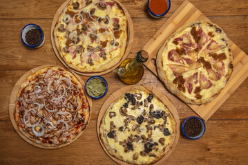 Gourmet and Signature Pizzas Chefs and gourmet pizzerias are constantly experimenting with new ingredients and combinations, resulting in more sophisticated and creative pizzas