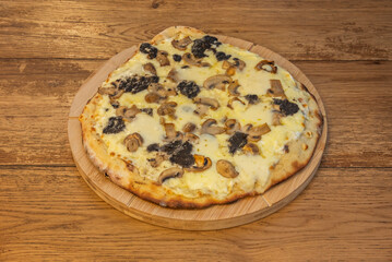 Truffle pizza: With truffle oil, brie cheese