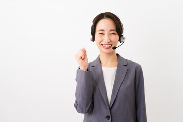 若い女性のオペレーター　ビジネスイメージ	
