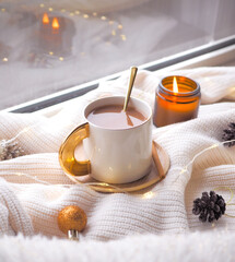 リラックスできる冬のティータイム、ニットを使った秋冬、クリスマスシーズンのティータイムイメージ