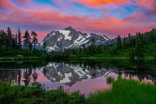 North Cascades National Park Picture Lake View Point Mt Braker Shuksan Seattle Washington State