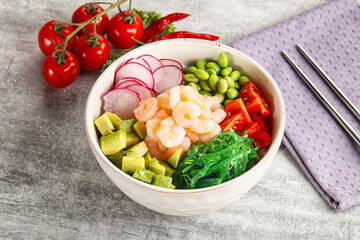 Hawaian cuisine - Poke with cocktail shrimps