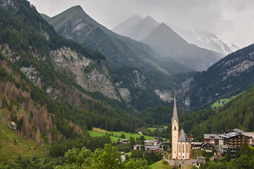 Picturesque Heilingenblut church in Grossglockner alpine mountain road. Carintia, Austria
