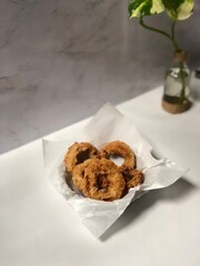 Homemade thick onion rings that are delicious for snacking at home